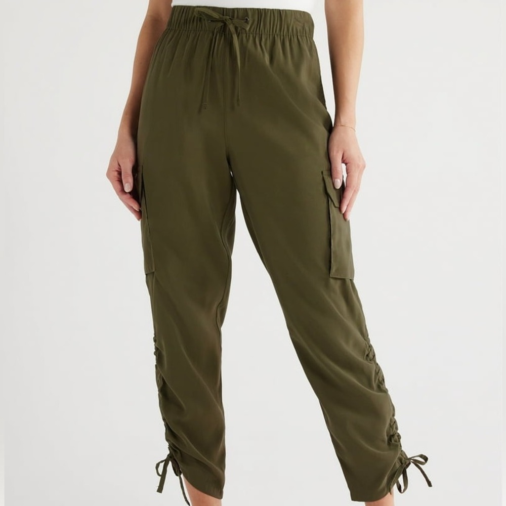 Sofia Vergara Luxe cargo pants